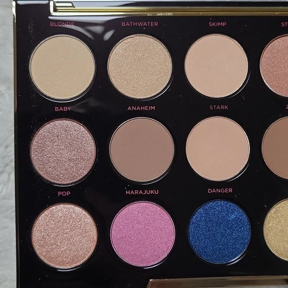 RARE Urban Decay X Gwen Stefani Eyeshadow Palette! - Picture 8 of 14
